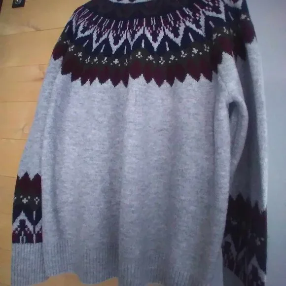 Vince Camuto Fair Isle Sweater: Just In Time For Football Season - Picture 2 of 6